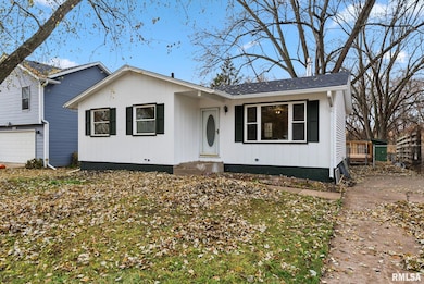 5812 Hillandale Rd, Davenport, IA 52806 - photo 2