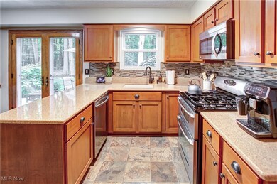 26471 Bayfair Dr, Olmsted Falls, OH 44138 - photo 7