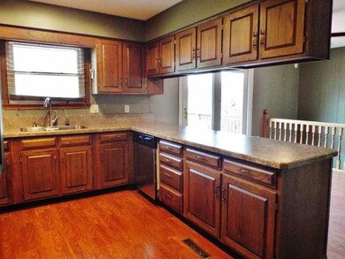 710 S Country Club Dr, Greensburg, IN 47240 - photo 3