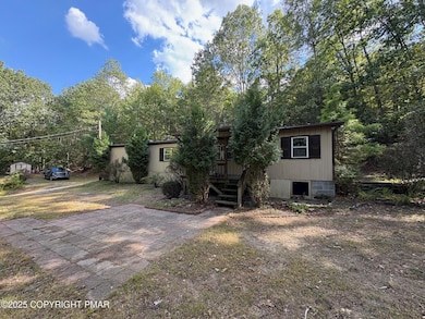 197 Koehler Rd, Saylorsburg, PA 18353 - photo 2