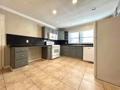 301 W Pine, Benton, AR 72015 - photo 3