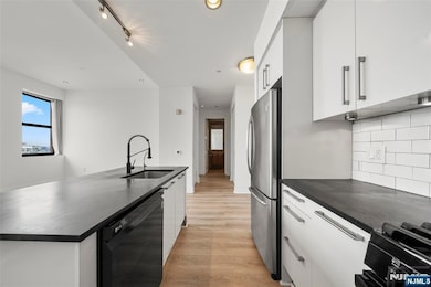 4 Beacon Way unit 1407, Jersey City, NJ 07304 - photo 3