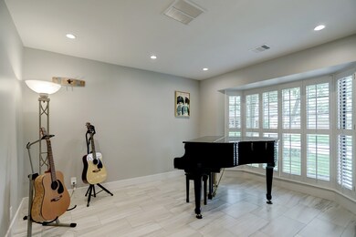 10015 Lynbrook Dr, Houston, TX 77042 - photo 5