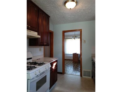 Kitchen comes fully applianced.