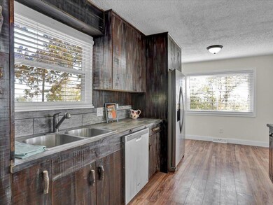 1985 Leconte St, Morristown, TN 37814 - photo 6