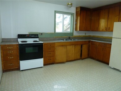 unlisted-address, Everett, WA 98208 - photo 4