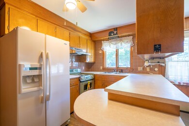 Fully Applianced Kitchen