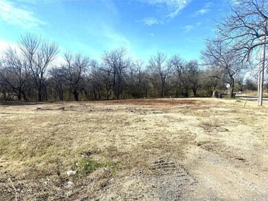 9929 N Shartel Ave, Oklahoma City, OK 73114 - photo 6