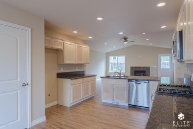 6409 Spruce St (7 of 23)
