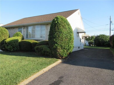1578 Eastwood Dr, Bethlehem, PA 18018 - photo 2