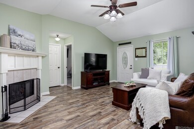 38125 Hidden Point Dr, Geismar, LA 70734 - photo 4