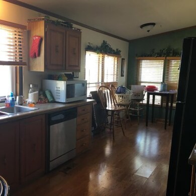 300 W A St, Hugoton, KS 67951 - photo 4