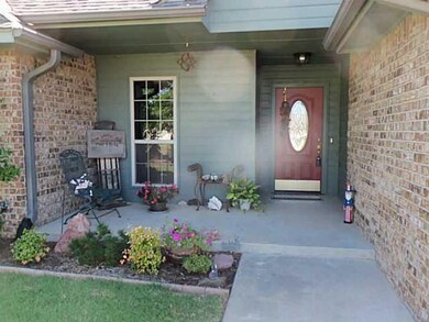 1617 Hunters Ridge Dr, Shawnee, OK 74804 - photo 2