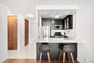 Zeckendorf Towers unit U9C, New York, NY 10003 - photo 6