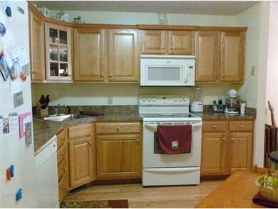 106 Green Briar Rd, Fitchburg, MA 01420 - photo 6