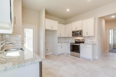 633 Vaquero St, White Settlement, TX 76108 - photo 4