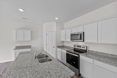 04 - Kitchen