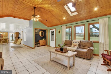 1021 Pine Stump Rd, Chambersburg, PA 17202 - photo 4