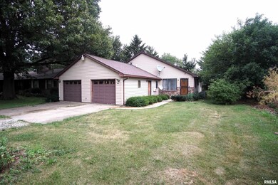 610 Home Ave, Lincoln, IL 62656 - photo 2