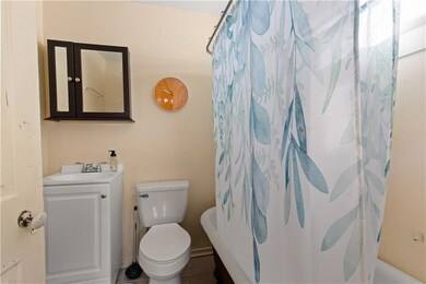 5310 Laurel St
Bathroom