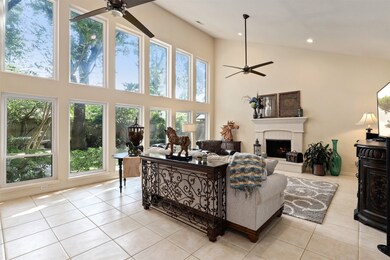 10043 Cedar Creek Dr, Houston, TX 77042 - photo 4