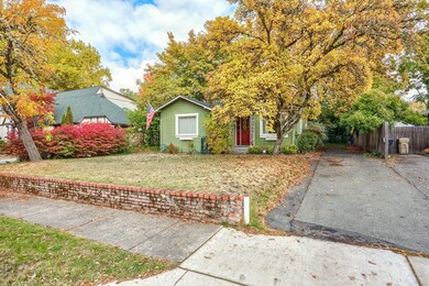 212 NW A St, Grants Pass, OR 97526 - photo 3