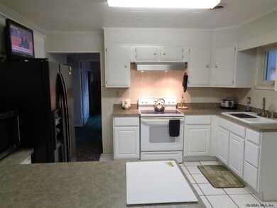 10 Cemetery Ave, Albany, NY 12204 - photo 7