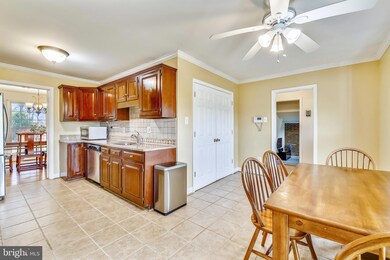 14809 Perrywood Dr, Burtonsville, MD 20866 - photo 5