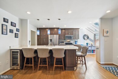 10788 Brewer House Rd, Rockville, MD 20852 - photo 4