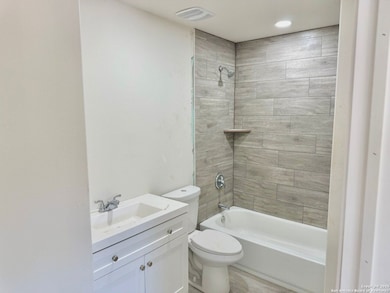 709 Burr Oak Ln, Canyon Lake, TX 78133 - photo 5