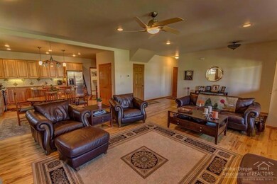 942 NW 15th St, Redmond, OR 97756 - photo 6