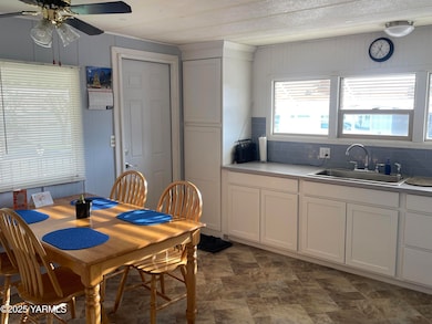 8301 Tieton Dr unit 86, Yakima, WA 98908 - photo 7