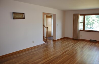 25 Erie Rd, Columbus, OH 43214 - photo 5