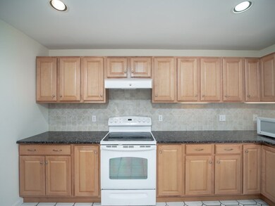 770 Salisbury St unit 413, Worcester, MA 01609 - photo 7