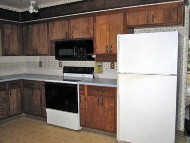 256 Maplewood Ave, Columbus, OH 43213 - photo 4