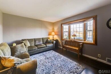 85 Longview Cir, Fords, NJ 08863 - photo 7