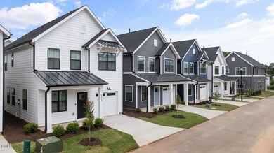 554 E Hargett St unit Hudsen, Raleigh, NC 27601 - photo 2