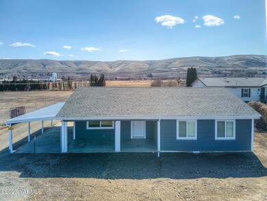 1702 Ahtanum Rd