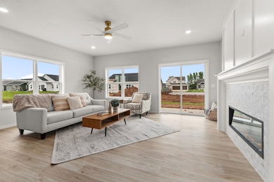 3687 E Callalilly La, Appleton, WI 54913 - photo 2