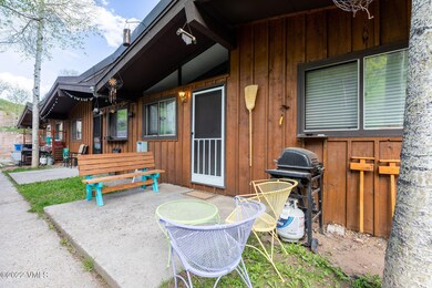 vail_heights_11_exterior_patio_a