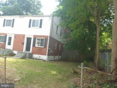 5721 Fenwick Dr, Alexandria, VA 22303 - photo 2