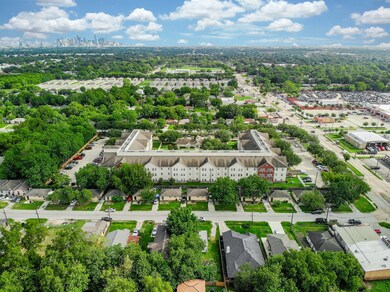 3821 Mount Pleasant St, Houston, TX 77021 - photo 2