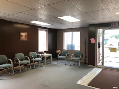 210 S Randolph St, Macomb, IL 61455 - photo 3