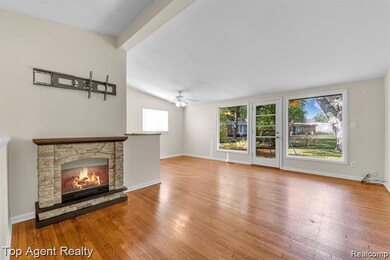 881 Brooklawn Dr, Troy, MI 48084 - photo 5