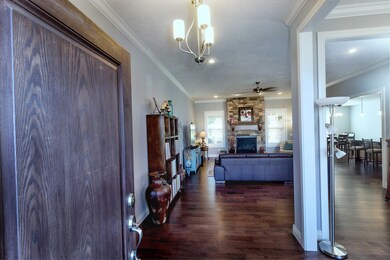 Nixa House 010
