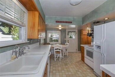 562 NW Riverside Blvd, Bend, OR 97701 - photo 5