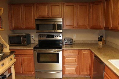 4 BR kitchen
