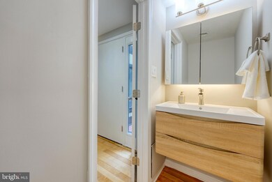 11092 Saffold Way, Reston, VA 20190 - photo 7