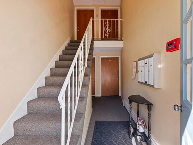 78 Renwick Rd unit A, Wakefield, MA 01880 - photo 2