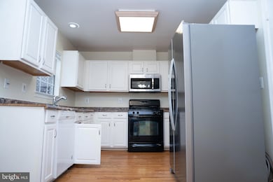 5156 Meeting Place, Woodbridge, VA 22193 - photo 4